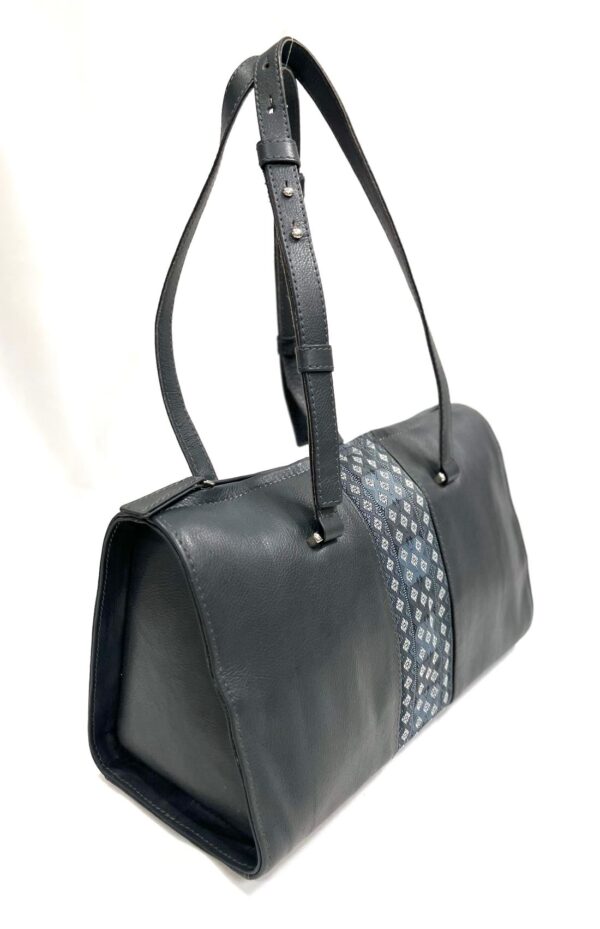 LADIES DUFFLE BAG - Image 2