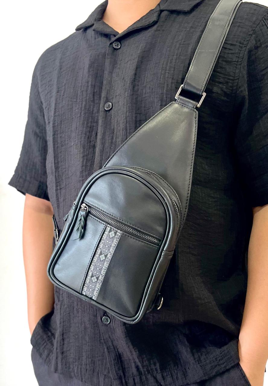 COMPACT MEN’S CASUAL CROSSBODY BAG